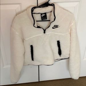 Cropped Nike sherpa quarter zip